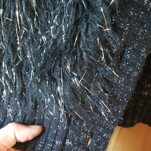 Piper girl's black fur/silver tinsel hooded vest - Picture 5 of 7